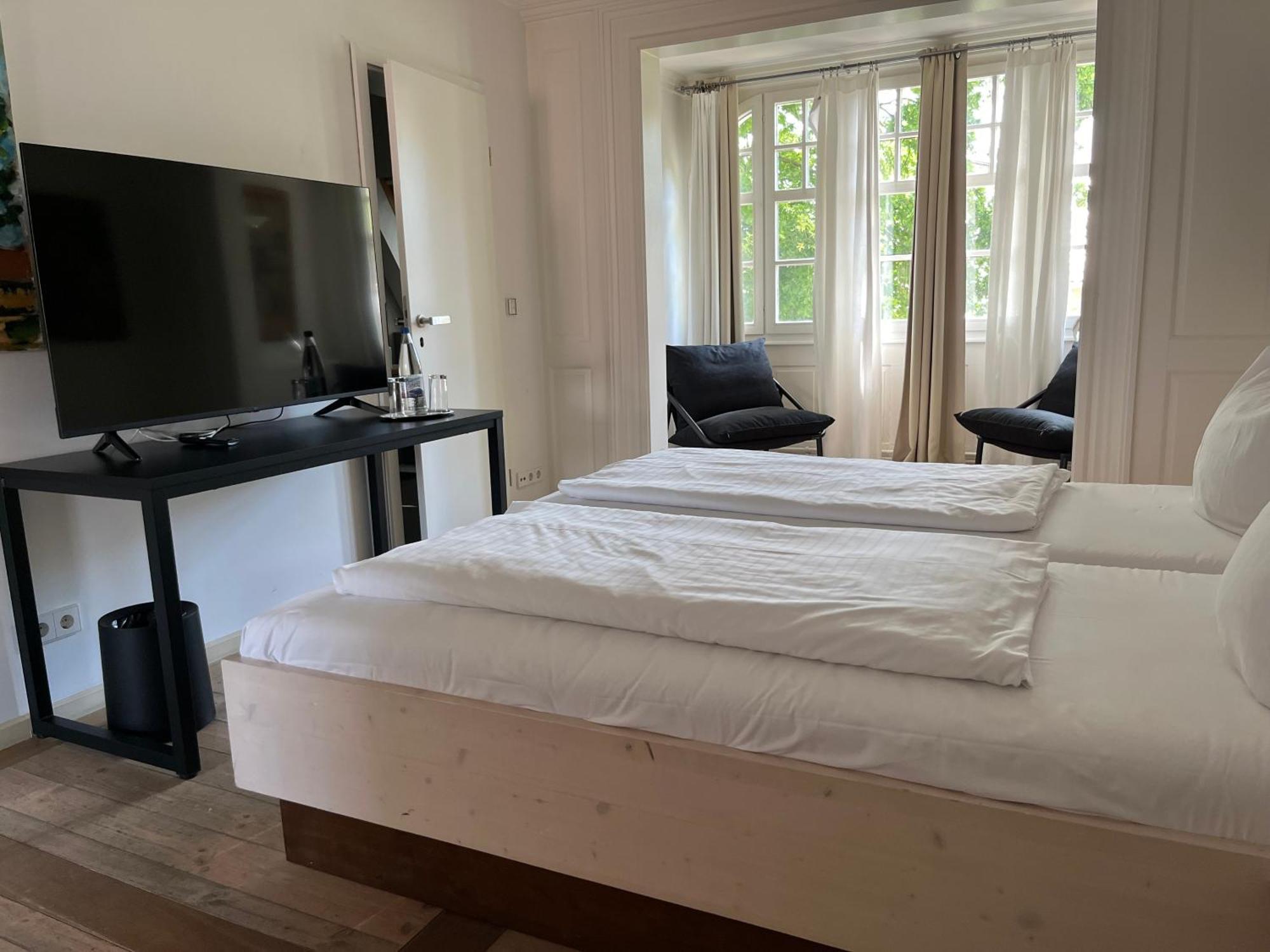 Hotel Hahn Gondelsheim Номер фото