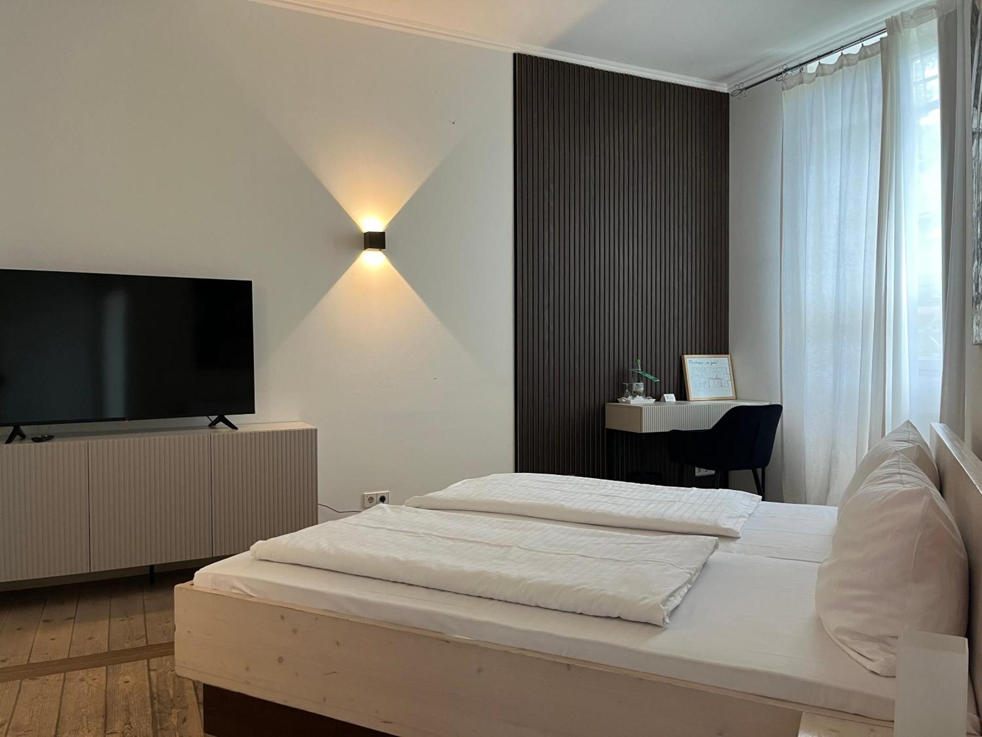 Hotel Hahn Gondelsheim Экстерьер фото